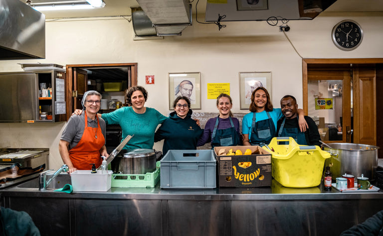 Šola prostovoljstva - šola življenja