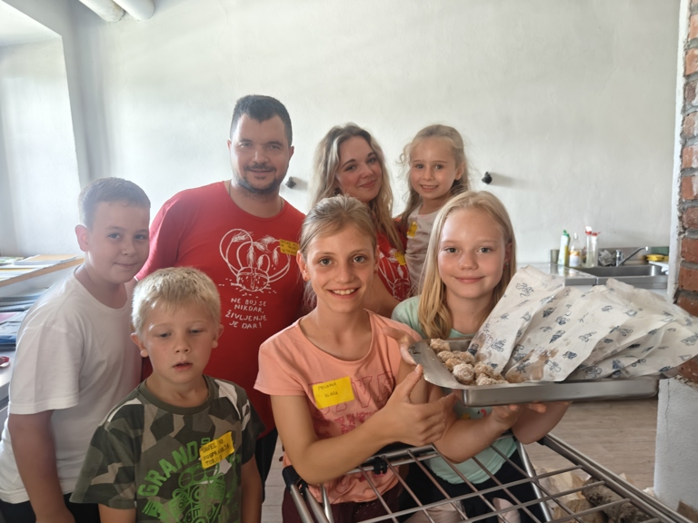 Oratorij in ustvarjalni počitniški teden na Mirenskem Gradu: "Ne boj se nikdar, življenje je dar!"