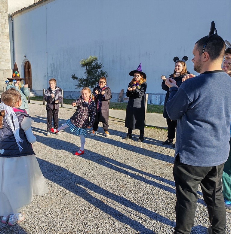 Pustno rajanje na Mirenskem Gradu