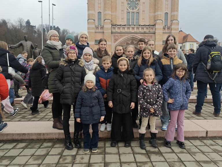 Ko skupaj zapoje 800 otrok