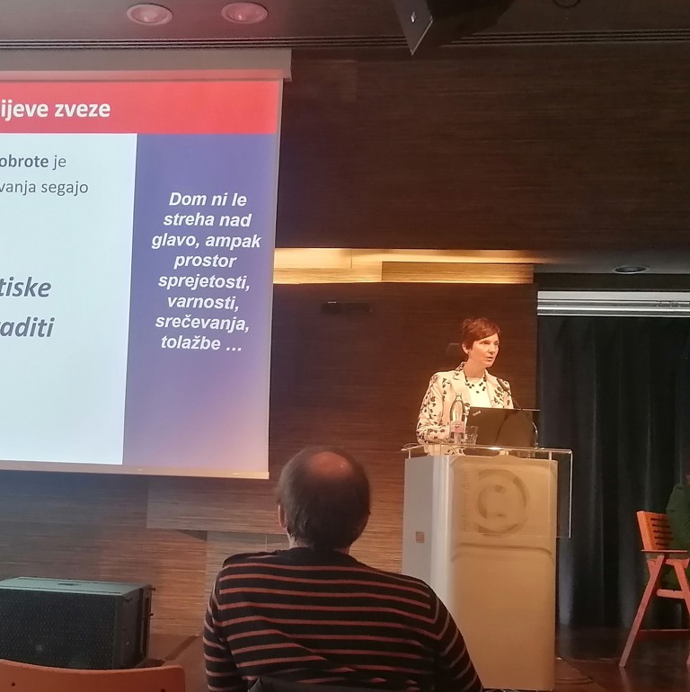 Konferenca o strategiji za preprečevanje in končanje brezdomstva v Sloveniji