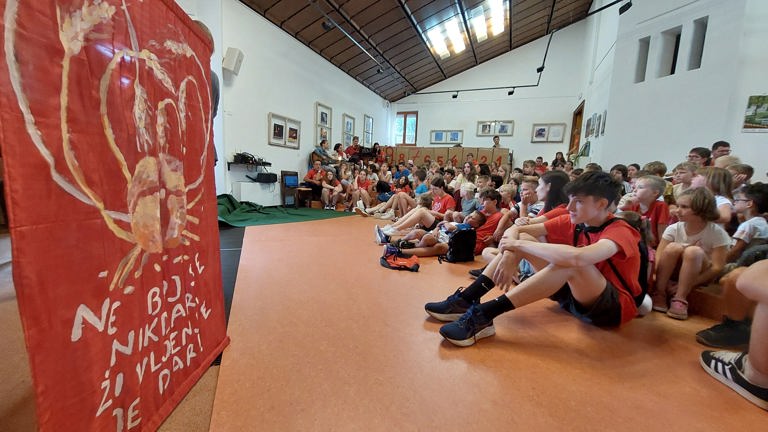 Oratorij in ustvarjalni počitniški teden na Mirenskem Gradu: "Ne boj se nikdar, življenje je dar!"