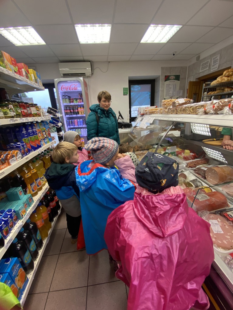 Kdo lahko postanem? – raziskovanje poklicev v našem vrtcu